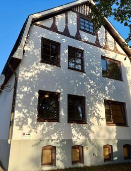 Charmantes Wohnhaus mit Einliegerwohnung und 2 mgl. Baugrundstücken - Bad Oldesloe