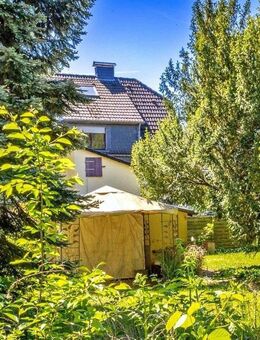 Leverkusen-Quettingen: Charmantes Ein-/Zweifamilienhaus mit großem Grundstück ab 12/2025 bezugsfrei! - Leverkusen