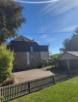 Energetisch Top modernisierte Landhaus-Villa auf 2500 qm parkähnlichem Grundstück - Woppenroth