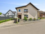 Zweifamilienhaus mit zwei autarken Einheiten, Garten und Garage - ideal für Familien oder Investoren - Swisttal