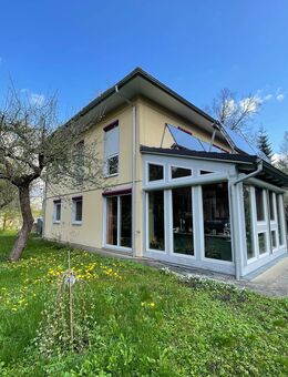 Nachhaltiges, naturverbundenes und modernes Wohnen am Rand der Dresdner Heide vereint!! Marken-Energieeffizienz-Einfamilienhaus auf großzügigem Anwese - Radeberg