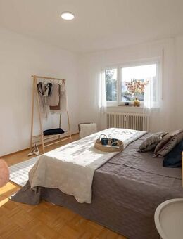 Stilvoll Wohnen - traumhafte 3-Zimmer-Wohnung Top Lage Engen inkl. Balkon und Garage - Engen