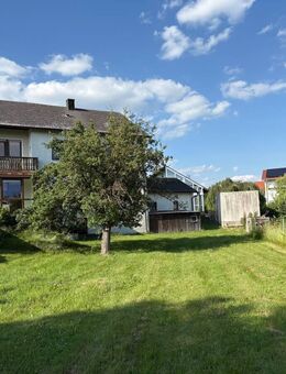 Zweifamilienhaus auf schönem und großzügigem Grundstück in ruhiger Lage in Schönkirch! - Plößberg