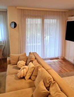 Moderne 2,5-Zimmer-Erdgeschosswohnung mit Terrasse und Gartenanteil! - Schorndorf (Baden-Württemberg)