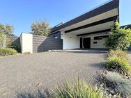 **BUNGALOW mit Einliegerwohnung-drei Terrassen-offener Wohnraum-Ruhe und Privatsphäre** - Viersen
