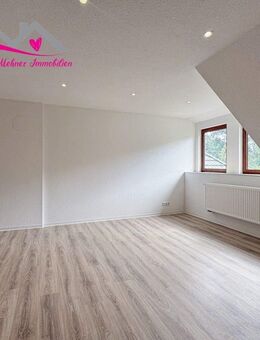 Familienfreundliche 4-Zimmer-Dachgeschosswohnung mit Gartennutzung - sofort bezugsfrei - Varel