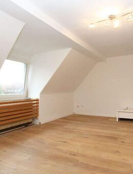 Ruhiges Wohnen am Hermann-Löns-Park: Gemütliche Dachgeschoss in der Südstadt. - Braunschweig