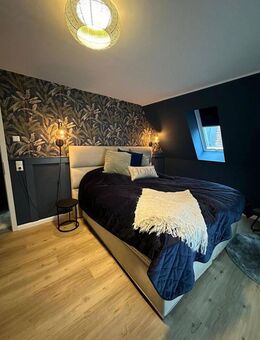 Neubau und Platzwunder im Grünen - von privat - Halstenbek