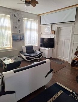 Idylle pur – großzügiger Resthof mit Bauernhaus, Scheune und Teich - Bergen (Dumme)