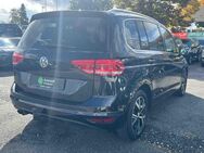 VW Touran, 2.0 TDI Highline, Jahr 2020 - Schwabach