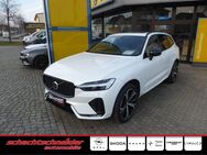 Volvo XC60, B4 D AWD Plus Dark HarmanKardon, Jahr 2023 - Werder (Havel)