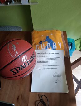 Verkaufe signierten Basketball und Kinderhoodie - Berlin