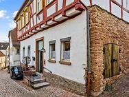 **Denkmalgeschütztes Stadthaus - vielseitig nutzbar - in attraktiver Innenstadtlage von Gelnhausen** - Gelnhausen