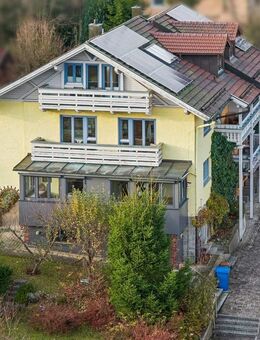Sonnenverwöhntes Haus mit 5 Ferienwohnungen, PV-Anlage und herrlicher Aussicht in Zwiesel - Zwiesel