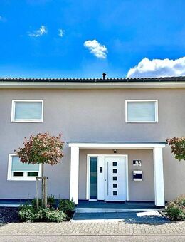 Exklusive Luxus-Stadtvilla in Birkenfeld - 250 m² Wohnfläche, Dachterrasse & High-End-Ausstattung - Birkenfeld (Baden-Württemberg)