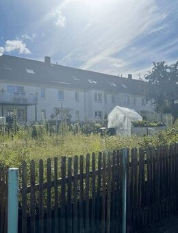 Vermietetes Mehrfamilienhaus mit großem Grundstück für mögliches Bauland - Borna