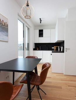 Löffelfertiges und möbliertes Studio-Apartment mit Loggia - München