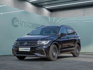 VW Tiguan, 2.0 TDI R-LINE, Jahr 2023 - München