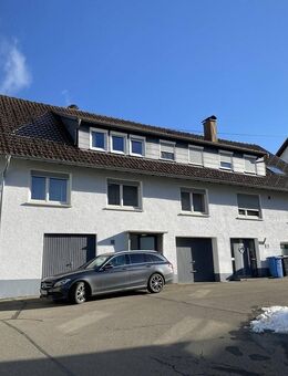 Großes Doppelhaus mit zwei Wohneinheiten in zentrumsnaher Lage von Wehingen - Wehingen