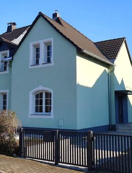 Erstbezug nach Sanierung! Doppelhaushälfte in schöner und ruhiger Wohnlage von Gröditz - Gröditz