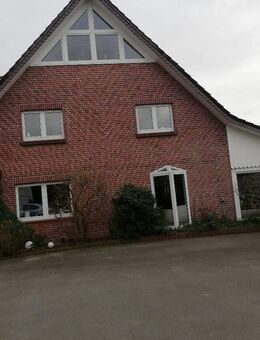 Hofstelle mit 3-Familienhaus und Hallen - Hüllhorst