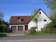 Einfamilienhaus mit Doppelgarage und eingewachsen Garten - Schwebheim