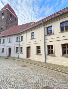 Teilsaniertes Mehrfamilienhaus in der historischen Innenstadt von Werben (Elbe) - Werben (Elbe)