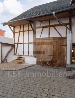 Charmantes Wohnhaus mit Fachwerk, großem Innenhof und vielseitigen Nebengebäuden - Mechernich