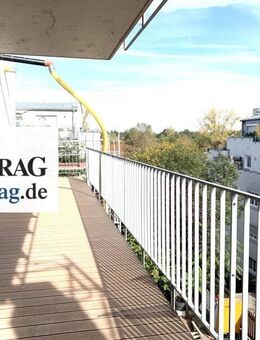 FÜ: Attraktive & helle 2-Zi-Wohnung mit großem Balkon, 2.OG, inkl. EBK, Aufzug + TG-Stellplatz - Fürth