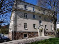 1. OG mit Balkon am Wohnzi. / Laminat und Bad mit Fenster + Wanne - Hartmannsdorf (Sachsen)