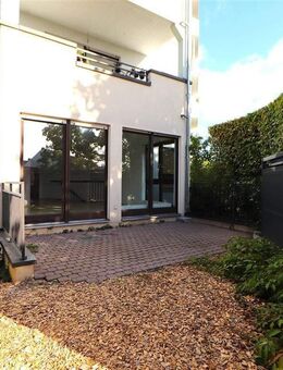 Nürnberg - Thon ! Sehr schöne 2,5-Zimmer-Maisonette-Wohnung im EG mit Terrasse - Nürnberg