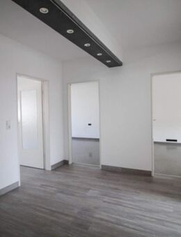 Charmante 3-Zi.-Whg. mit Nähe zum Park & Bahnhof – Renoviert & sofort frei, ideal für 2 Personen!!! - Villingen-Schwenningen