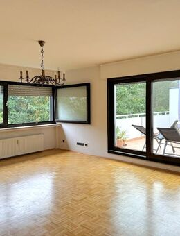 Dachgeschosswohnung mit Terrasse 4 Zimmer/ 113 m²/ hauseigenem 11.000 m² Park - Essen