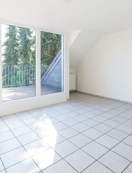 Provisionsfrei und bezugsfertig: Sonnige, gepflegte 3 Zi. DG-Whg. mit großer Dachterrasse - Leverkusen
