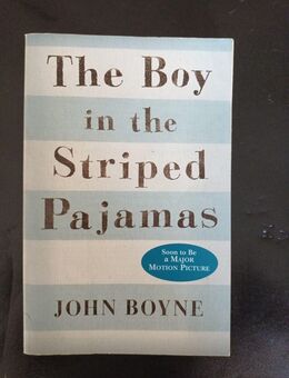 The Boy in the Striped Pajamas von John Boyne (Taschenbuch, auf englisch) - Essen
