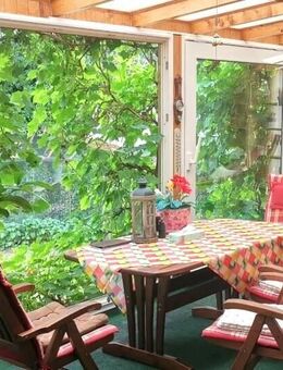 Freistehendes Einfamilienhaus mit Einliegerwohnung und traumhaftem Garten - Künzelsau