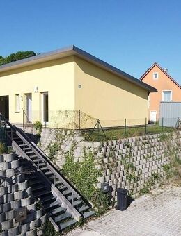 neuw. EFH (wohnen auf einer Ebene) Bungalow mit 2 Terrassen und Garten - Beratzhausen