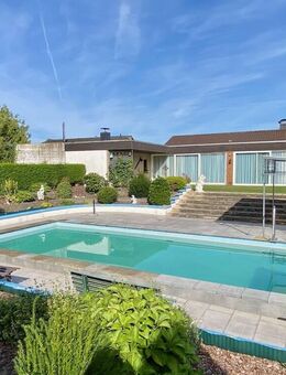 BUNGALOW mit Pool-Landschaft, Garage und Keller - ruhige Lage - Niederkrüchten