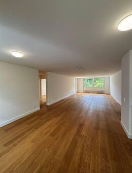 Design trifft Ruhe - Hochwertige 3-Zimmer-Wohnung mit Blick ins Grüne - München
