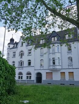 **Altbaucharme mit 12 Wohneinheiten modernisiert** - Solingen (Klingenstadt)
