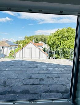 Neubau 2 ZKB mit großer Dachterrasse 30m2 - Fernwärme - KFW 55EE - Ingolstadt