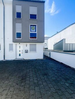 Sindelfingen-Darmsheim: Sehr gepflegtes Reiheneckhaus mit Südterrasse und Garten - Sindelfingen
