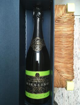 Sekt, Schloss Neuweier-Schloss Rodeck, Baden-Baden, trocken, Jahrgang 2014, Deutschern Sekt B.A., in Geschenkkarton zu verkaufen. - Baden-Baden