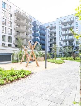 Großzügige 4-Zimmer-Wohnung mit zwei Loggien und moderner Einbauküche in ruhiger Lage - Frankfurt (Main)