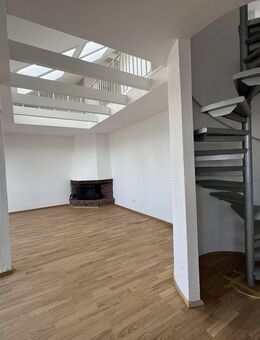 Top renovierte Maisonettewohnung mit besonderem Flair u. Blick über die Weser mit Tiefgaragenstellplatz - Bremen