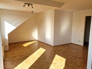 schöne Dachgeschoßwohnung mit Balkon und TG-Stellplatz - Berlin