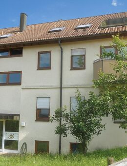 Sehr helle 1-Zimmerwohnung mit Küchenzeile und sonnigem Balkon - Leinfelden-Echterdingen