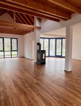 Großzügige Eigentumswohnung mit 5 Zimmern, Garten, Terrasse & Modernisierung in 2021 - Monheim (Rhein)