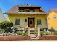 Einfamilienhaus - Mehrfamilienhaus als Renditeobjekt oder zur Eigennutzung in Auerbach - Karlsbad