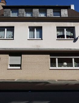 Solides Mehrfamilienhaus mit Baugrundstück für ein weiteres Mehrfamilienhaus - Duisburg
